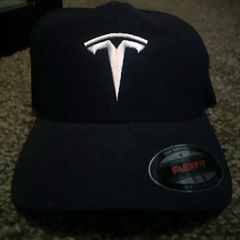 Tesla hat
